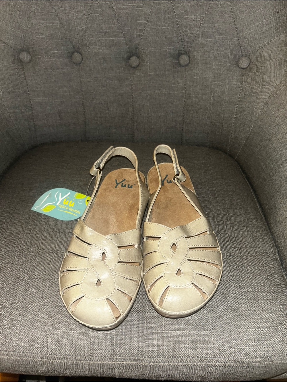 Yuu Women's Beige Leather Slingback Sandals new 8 1/2